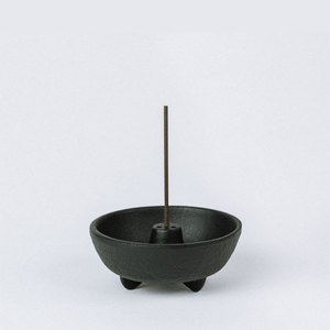 Quemador de incienso Bal negro y latón de aluminio fundido - Product Image 4