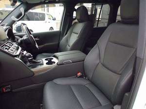 รถยนต์ปี 2022 ขับเคลื่อนสี่ล้อ พื้นที่ภายในสีเข้ม เบาะหนัง พวงมาลัยซ้าย ยาง R18 รถซีดาน มาตรฐานยูโร 4 สภาพดีเยี่ยม - Product Image 6