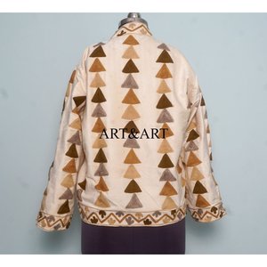 Chaqueta de Invierno de Algodón y Terciopelo con Bordado Suzani Hecho a Mano de la Mejor Calidad, Acolchada, Ecológica y de Secado Rápido para Mujer - Product Image 5