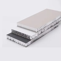Panneaux sandwich en nid d'abeille en aluminium de haute qualité pour la construction de salle de bain intérieure d'hôtel pour une excellente ignifugation
