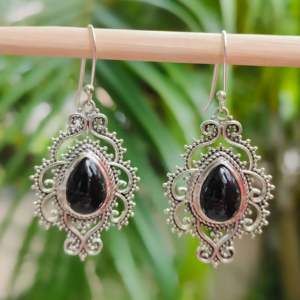 Boucles d'oreilles pendantes en argent sterling 925 faites à la main avec onyx noir naturel, forme poire, motif goutte d'eau, style bohème chic, pour anniversaire - Product Image 3