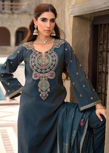 Travail manuel sur des tissus en soie Simmer avec doublure en coton, travail manuel Daman, costume exclusif avec manches - Product Image 4