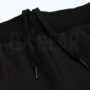 Chándal fabricado en Pakistán para hombre con chaqueta con cremallera y joggers con cordón diseñados para ropa de calle - Product Image 4