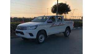 Hilux 4X4 2022 Usada, Asientos de Cuero Oscuro, Transmisión Automática, Tracción en las Cuatro Ruedas, Control de Crucero Adaptativo, 5 Plazas, Techo Panorámico, Cámara Trasera de 360° - Product Image 3