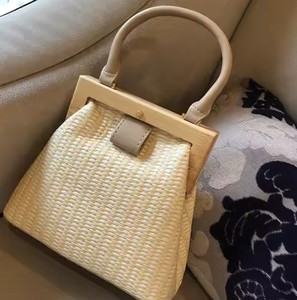 Accessoires de mode pochette en cuir de qualité supérieure au design élégant et sophistiqué - Product Image 2