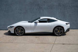 PERFECTAMENTE USADO 2021 Fe-rrari Roma - Product Image 4