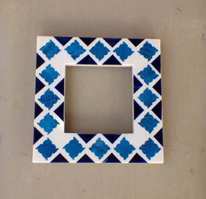 กรอบรูปไม้และเรซินทำมือขาวดำทำมือผลิตในอินเดีย - Product Image 1