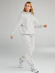 Survêtements en solde maintenant, vente chaude, vêtements de sport confortables, sweat-shirt à capuche pour femme, survêtement de haute qualité, ensemble 2 pièces pour femme - Product Image 4