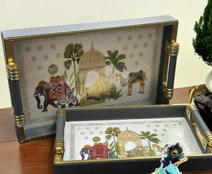 Bandeja DE SERVICIO DE METAL hecha a mano con mucha demanda para organizador de mesa de café o cama, disponible en suministro al por mayor - Product Image 2