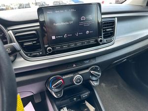 <span class=keywords><strong>Kia</strong></span> <span class=keywords><strong>Rio</strong></span> FWD 2024 d'occasion, intérieur clair, sièges en tissu, SUV, toit ouvrant, camionnette, au meilleur <span class=keywords><strong>prix</strong></span>, voiture de qualité - Product Image 5