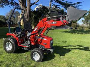 Tracteur agricole d'occasion Massey Ferguson 1525, 25 CV, transmission par engrenages, 4 roues motrices, rouge, utilisation agricole, chargeur frontal, garantie de 6 mois - Product Image 4