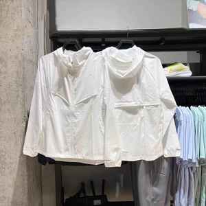 Veste coupe-vent à logo personnalisable pour hommes pour le printemps, respirante, séchage rapide, protection UV légère pour le jogging XS - Product Image 4