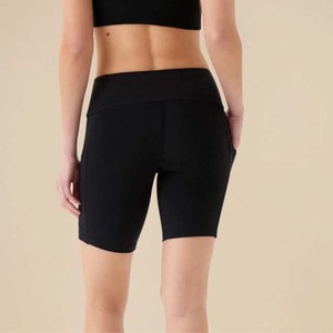 Shorts de compression taille haute pour femmes de qualité supérieure sur mesure Pakistan vente en gros de vêtements de sport taille élastique motif à carreaux - Product Image 3