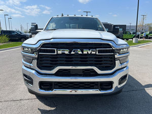 Oferta Limitada: RAM 2500 Tradesman Crew Cab 4x4 2025 con Caja de 8' - Product Image 3