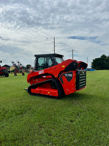 Cargadora compacta Kioti TL750 en buen estado, con cabina cerrada, cucharón de 5 toneladas, maquinaria compacta de orugas de alto flujo. - Product Image 1