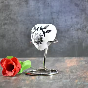 Urne funéraire élégante souvenir 2025 émail marron imprimé graver à la main coeur métal souvenir coeur support à prix abordable - Product Image 3