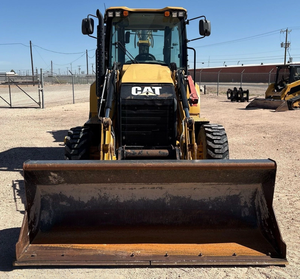 Vente à prix réduit de chargeuses-pelleteuses CAT 432F neuves et d'occasion, qualité originale, disponibles à la vente / Chargeuse-pelleteuse CAT 105HP avec accessoires - Product Image 1