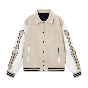 Chaqueta universitaria de lana clásica con mangas de piel sintética Chaqueta con letras bordadas personalizadas para equipos - Product Image 1