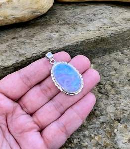 Elegantes dijes colgantes de piedra lunar de corte ovalado clásico de Plata de Ley 925 para regalos de aniversario y fiestas - Product Image 2