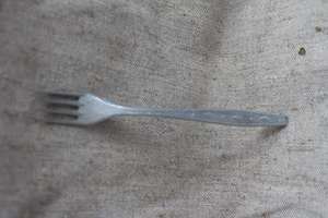 Juego de cubiertos de mesa de acero inoxidable para el hogar con mango plateado Cubiertos ideales para restaurantes Hoteles y uso de regreso a la escuela - Product Image 2