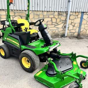 2020 John Dear 1580 Outfront Tondeuse à gazon diesel commerciale avec moteur de boîte de vitesses et surveillance à distance - Product Image 1