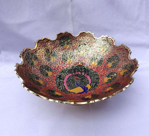 Bol à fruits en métal fabriqué à la main de conception moderne, vaisselle de forme ronde martelée polie pour les fêtes - Product Image 1