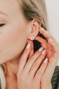 ต่างหูพลอยเทียม925เงินสเตอร์ลิงขนาด8มม. ต่างหูเพชรเทียมทรงกลมขนาดใหญ่ตัดประกาย - Product Image 3