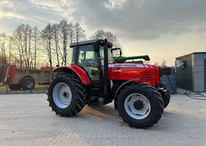 Tractor Massey Ferguson de segunda mano modelo 6490 con motor de 6 cilindros y 157HP a precio económico - Product Image 2