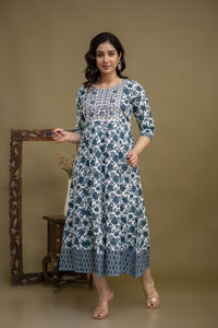 Vestido Anarkali Kurti Largo de Primera Calidad, Bordado con Lentejuelas, Trabajo Artesanal, Fabricante Indio - Product Image 4