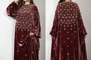 Robe Kaftan de Luxe en Velours Brodé pour Mariée, Abaya Bordeaux Ornée à la Main avec Imprimé Floral Perlé, Robe de Bal Maxi 100% Soie - Product Image 2