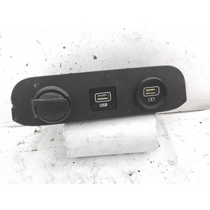 CONNETTORE AUX/USB HYUNDAI i10 Serie (AC3, AI3) 96120-K8000 (19>) - Product Image 1