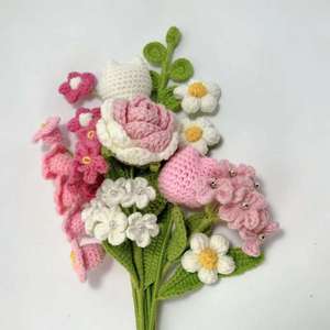 Ramo de Girasoles y Tulipanes Tejido a Mano con Ganchillo, Regalo para el Día del Maestro, para Novias y Enamorados - Product Image 5