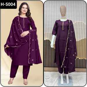 Soie de coton de style indien et pakistanais avec broderie détaillée Travail prêt à porter Salwar Kameez Costume avec coton soie Dupatta - Product Image 6