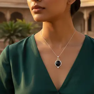 Colgante de Plata 925 con Ónix Negro para Mujer, Joyería Religiosa con Piedras Preciosas en Oro Rosa, Corte Esmeralda, Bañado en Rodio y Platino - Product Image 1