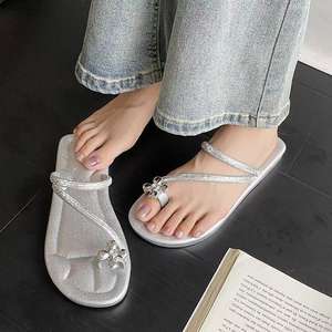 Sandalias de malla antideslizantes para mujer, estilo versátil, tendencia de moda de verano, para uso en exteriores, diseño atemporal. - Product Image 5