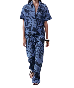 Chemise imprimée à la mode pour femmes avec des motifs élégants, parfaite pour les vêtements décontractés et de bureau, disponible au prix de gros - Product Image 1