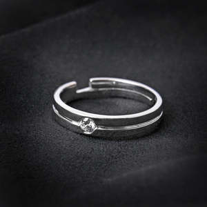 Bague CLARA pour homme en argent sterling 925, style romantique, avec diamant ovale et agate incrustés, plaqué rhodium - Product Image 3
