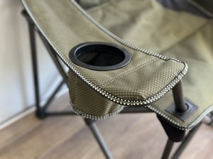 Silla de pícnic al aire libre de color oscuro con portavasos de agua de acero inoxidable Diseño moderno para pescar y acampar - Product Image 2