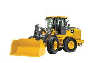 Cargador John Deere Usado de Especificaciones Premium para Construcción, Minicargador con Retroexcavadora Delantera y Trasera, con Bomba Hidráulica Moog - Product Image 2