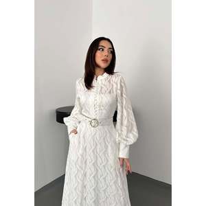 Vestido largo color crudo con detalle de cinturón - Ecru - Product Image 3