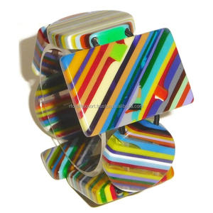 Pulseras de abalorios de moda de resina roja y verde hermosas y elegantes de alta calidad de la India por RF Crafts - Product Image 6