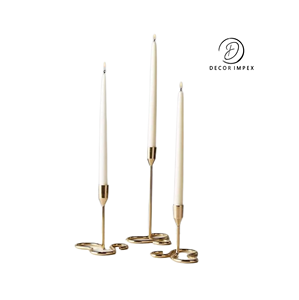 เชิงเทียนโลหะสีเงินเงาแบบตัดด้วยมือสำหรับตกแต่งบ้านและงานแต่งงาน ใช้ได้กับเทียนทรงเรียวและทรงสูง - Product Image 1