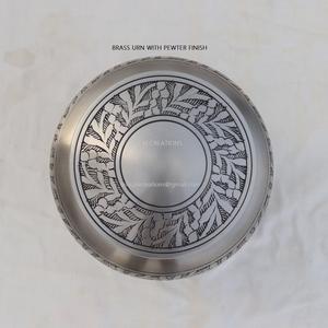 Urne de crémation d'arbre de vie en laiton de haute qualité Fournitures funéraires gravées pour adultes en métal pour cendres humaines directement du fabricant - Product Image 5