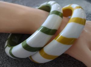 Bracelets et bracelets de mode en résine multicolore Bollywood Glamour pour les célébrations indiennes - Product Image 2