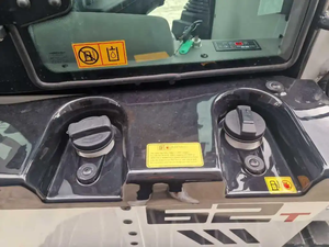 Chargeuse-pelleteuse sur chenilles Hidromek 62T haute performance |   Mini-excavatrice sur chenilles 64HP HMK 62T avec moteur et boîte de vitesses - Product Image 2