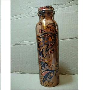 Bouteilles en cuivre martelées sur mesure avec impressions personnalisées adaptées aux magasins à domicile disponibles en métal à motifs assortis - Product Image 4