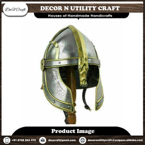 Entrez dans l'histoire : Casques médiévaux en acier et en laiton gravés à la main - Objets d'art de haute qualité personnalisables à bon prix - Product Image 2