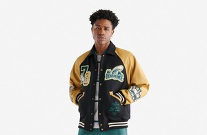 Chaqueta Varsity al por Mayor con Mangas de Cuero Vacuno, Parches Bordados con Logotipo, Ropa de Estilo Urbano, Uniforme Escolar de Béisbol - Product Image 3