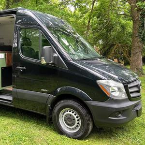Mercedes-Benz Sprinter 2500 Usada de 2014 - Product Image 1