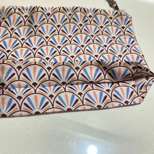 Personnalisable 100% Polyester Satin Imprimé Sacs À Main Mumba-Made Indien Fermeture À Glissière PU Doublure Variété Tailles Pochette De Mode - Product Image 3